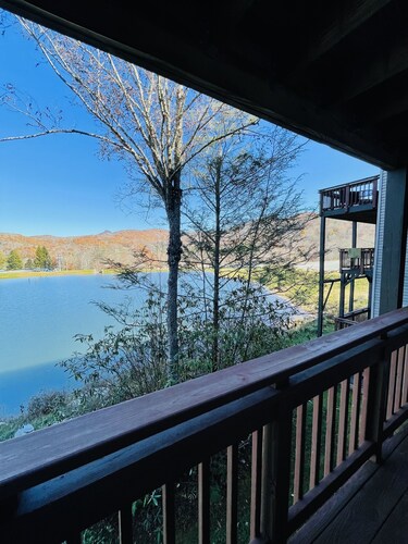 4B Condo Walking Distance to Tubing! Sleeps 10!