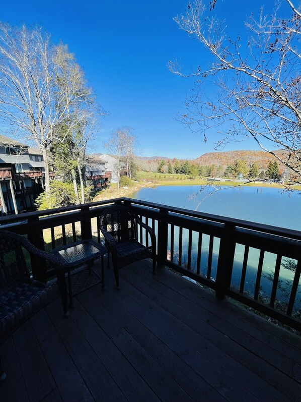 Terrace/patio - 4B Condo Walking Distance to Tubing! Sleeps 10! (Sugar Mountain)
