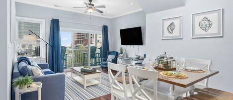 Smart TV, libros, biblioteca de música, videoteca