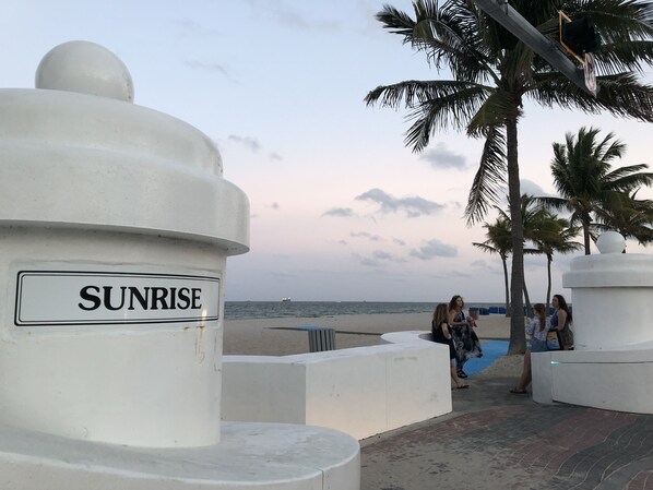 Liegestühle, Strandtücher