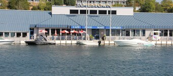 Lake Cumberland Hideaway #1-2 miles from Jtown Marina! Boat Parking & Fire Pit!