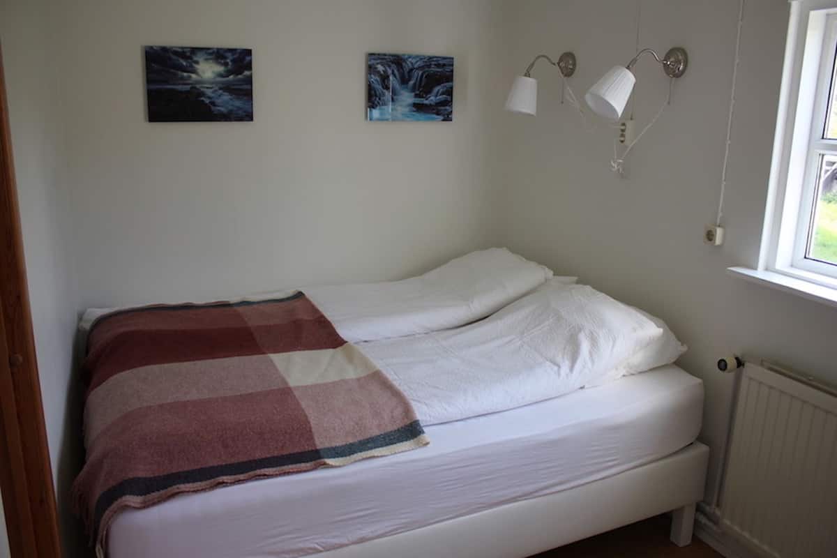 standard double room, 1 queen bed, shared bathroom (lækjarkot) | 1 bedroom, desk, blackout curtains, free wifi