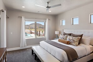 7 bedrooms, desk, iron/ironing board, travel crib