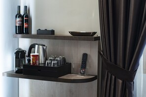 Superior Double Room | Coffee and/or coffee maker - Artemide GuestHouse (Florence)
