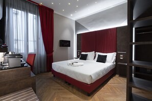 Suite Luxury Sauna Jacuzzi | 1 bedroom, minibar, in-room safe, desk - Artemide GuestHouse (Florence)