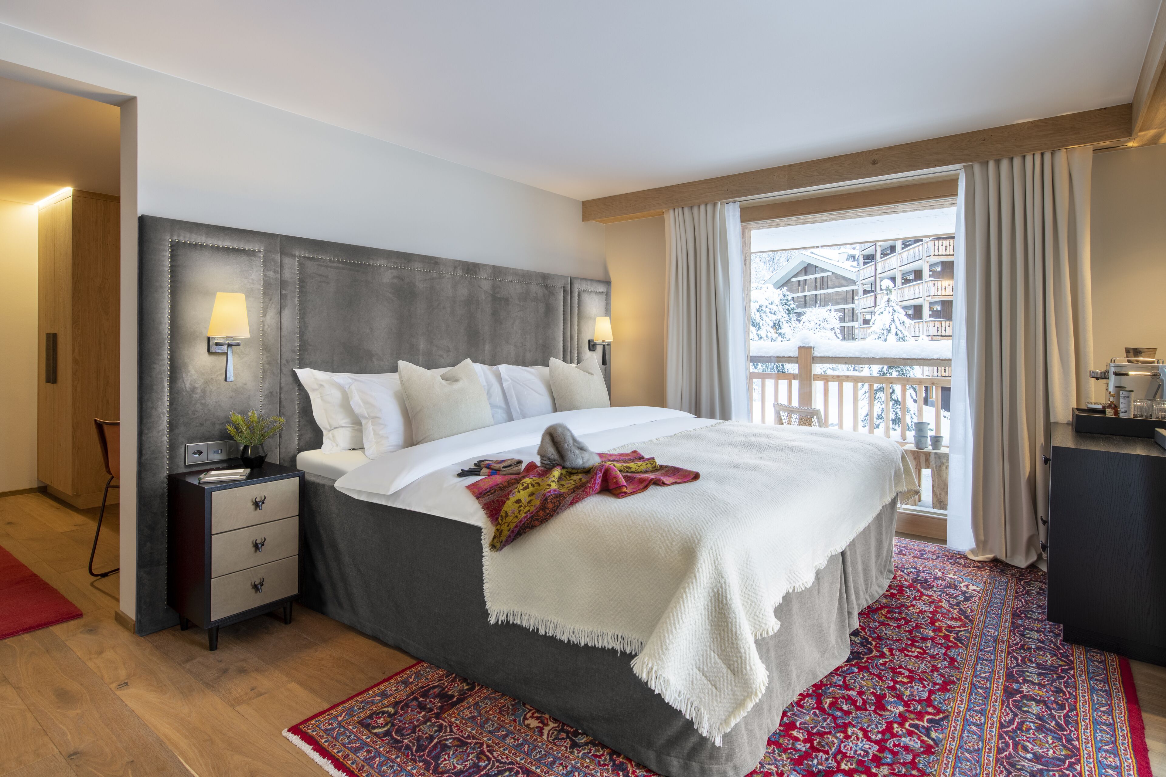 Sábanas de algodón egipcio, ropa de cama de alta calidad y minibar 