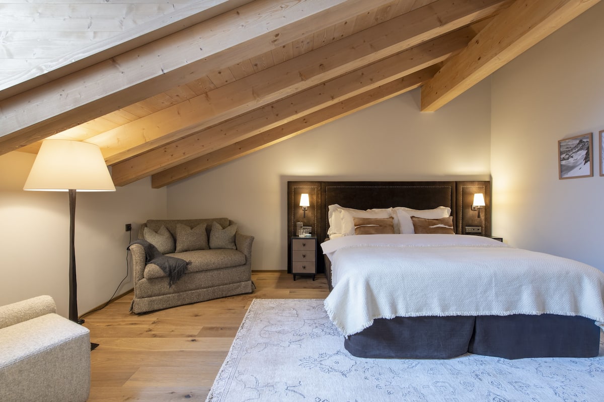 Attic Deluxe