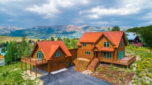 Exterior - Alpine Vista/Luxury Home W/Incredible Views! Hot Tub! Sleeps 14! Heated Garage! (Crested Butte)