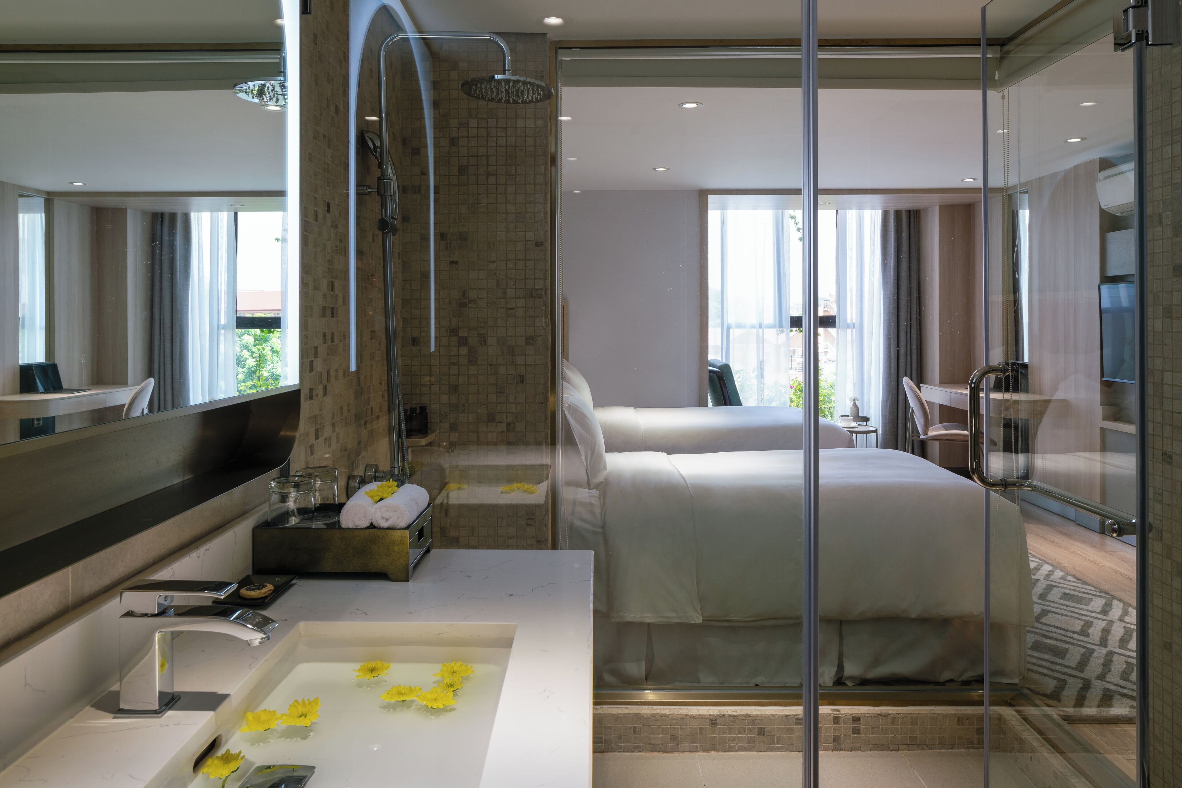 deluxe twin room, city view | minibar, in-room safe, desk, blackout curtains