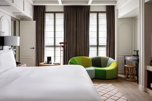 Premium bedding, minibar, in-room safe, laptop workspace
