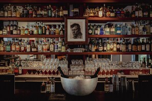 Bar (on property) - Experimental Marais (Paris)