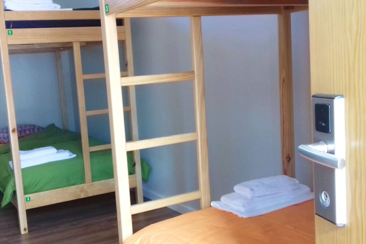 Dortoir Partagé, dortoir mixte, salle de bains commune (1 Bed in a 4-Bed Dorm) | Wi-Fi gratuit, draps fournis