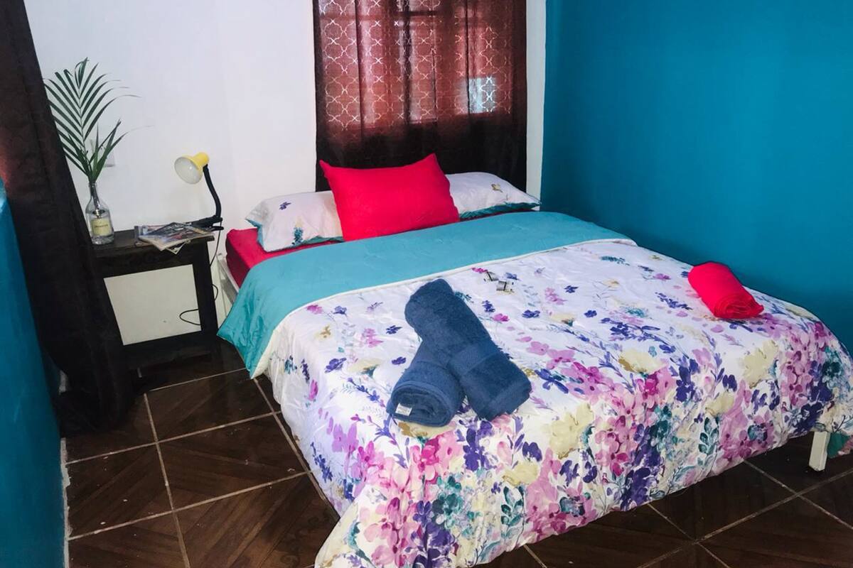 WiFi (free), bed sheets
