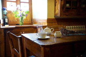 Komplett frukost varje dag (EUR 6 per person)