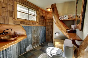 Shower, hair dryer, towels, soap - Cloud 9 Tree Haus - Cloud Lane (New Braunfels)