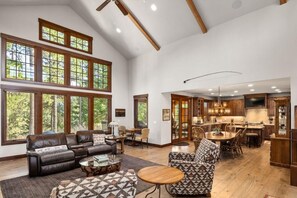 TV - Suncadia 5 Bdrm Home Forested Hidden Gem (Cle Elum)