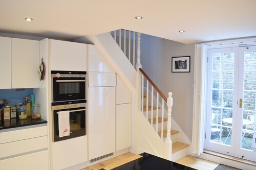 2 Bedroom House in Islington