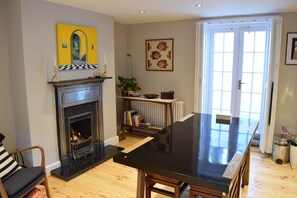 TV, Netflix, streaming services