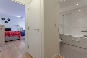 1 bedroom, iron/ironing board, free WiFi