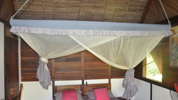 Standard Bungalow, 1 King Bed, Non Smoking | In-room safe, desk, free cribs/infant beds, rollaway beds