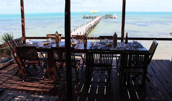 Breakfast, lunch served; local and international cuisine, ocean views