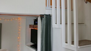 Interior - Studio Flat Near Primrose Hill (London)