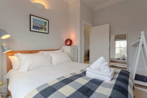 Departamento (1 Bedroom) | 1 habitación, escritorio y espacio para trabajar con laptop