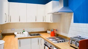 Appartement (1 Bedroom) | Cuisine privée | Réfrigérateur, four, plaque de cuisson, lave-vaisselle