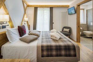 Minibar, caja de seguridad en la habitación y muebles diferentes 