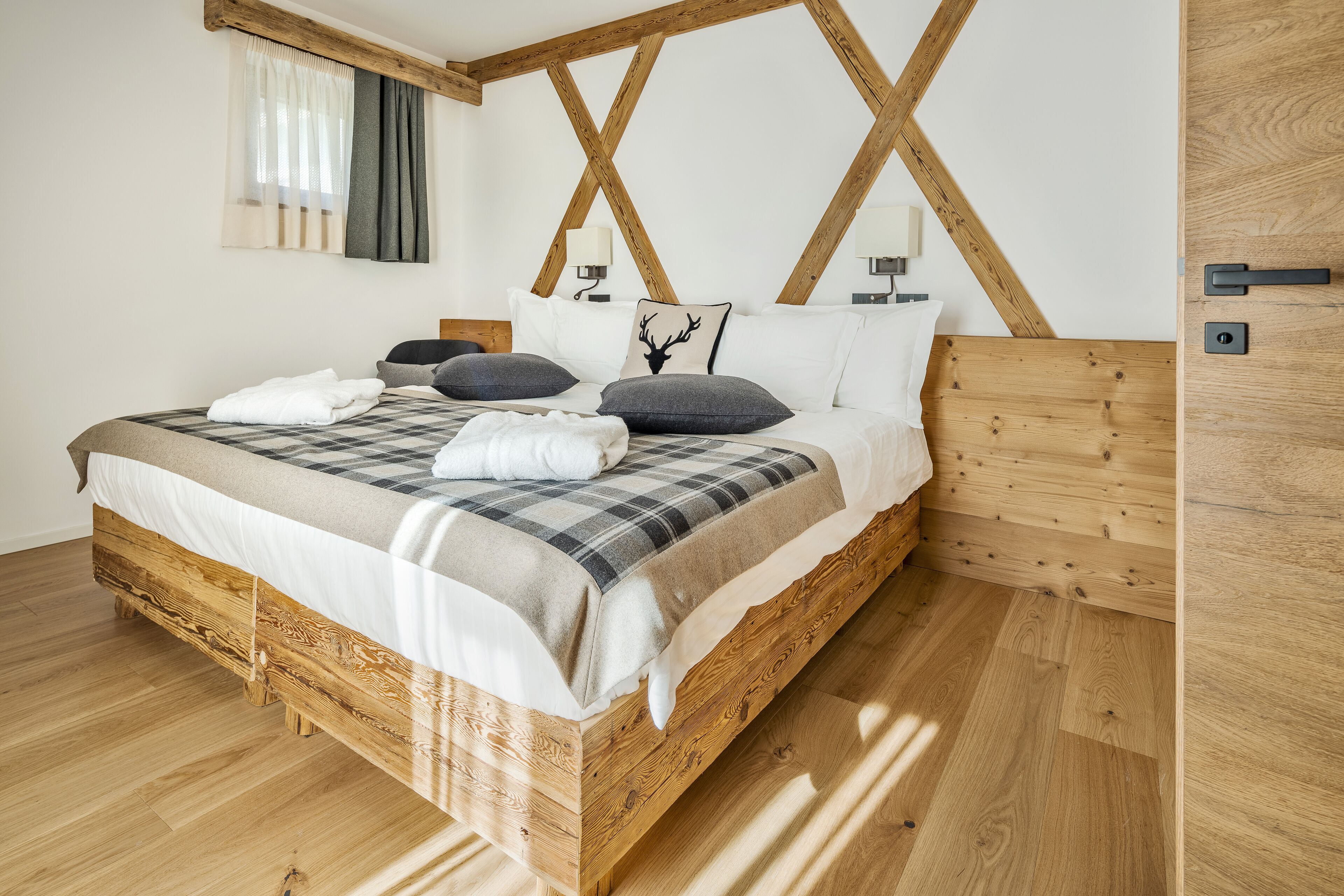 suite queen deluxe tofana | minibar, in-room safe, individually furnished, desk