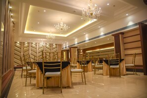 Banquet hall - Bharawan Clarks Inn Express (Amritsar)