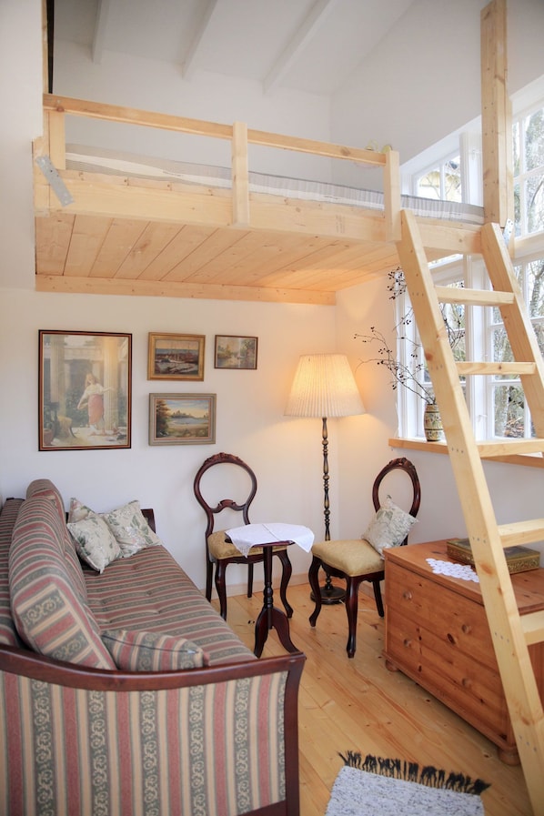 Basic Double Room (Sleeping Loft)