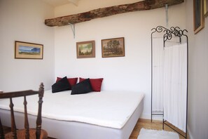 Basic Double Room (Sleeping Loft) | Bed sheets, wheelchair access - Mormors Bakeri  Bed & Breakfast (Asarum)