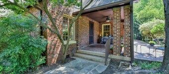 Historic Haven - Walk to the Stadium and Campus!