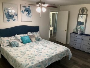 4 bedrooms, desk, iron/ironing board, WiFi