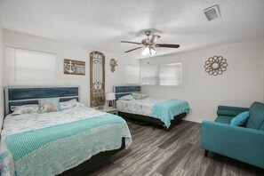 4 bedrooms, desk, iron/ironing board, WiFi