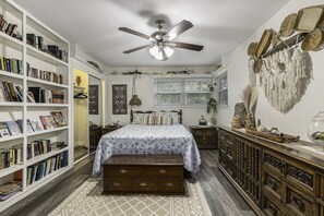 4 bedrooms, desk, iron/ironing board, WiFi