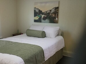 3 bedrooms, iron/ironing board, travel cot, free WiFi