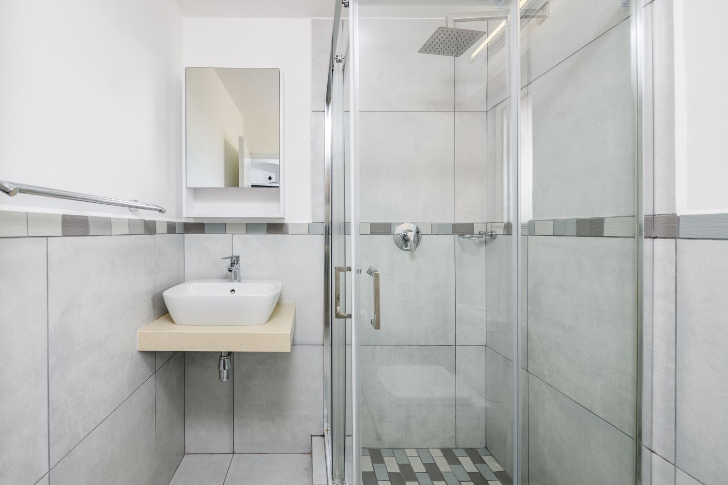 Family Villa | Bathroom | Shower, rainfall showerhead, towels
