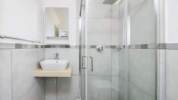 Family Villa | Bathroom | Shower, rainfall showerhead, towels