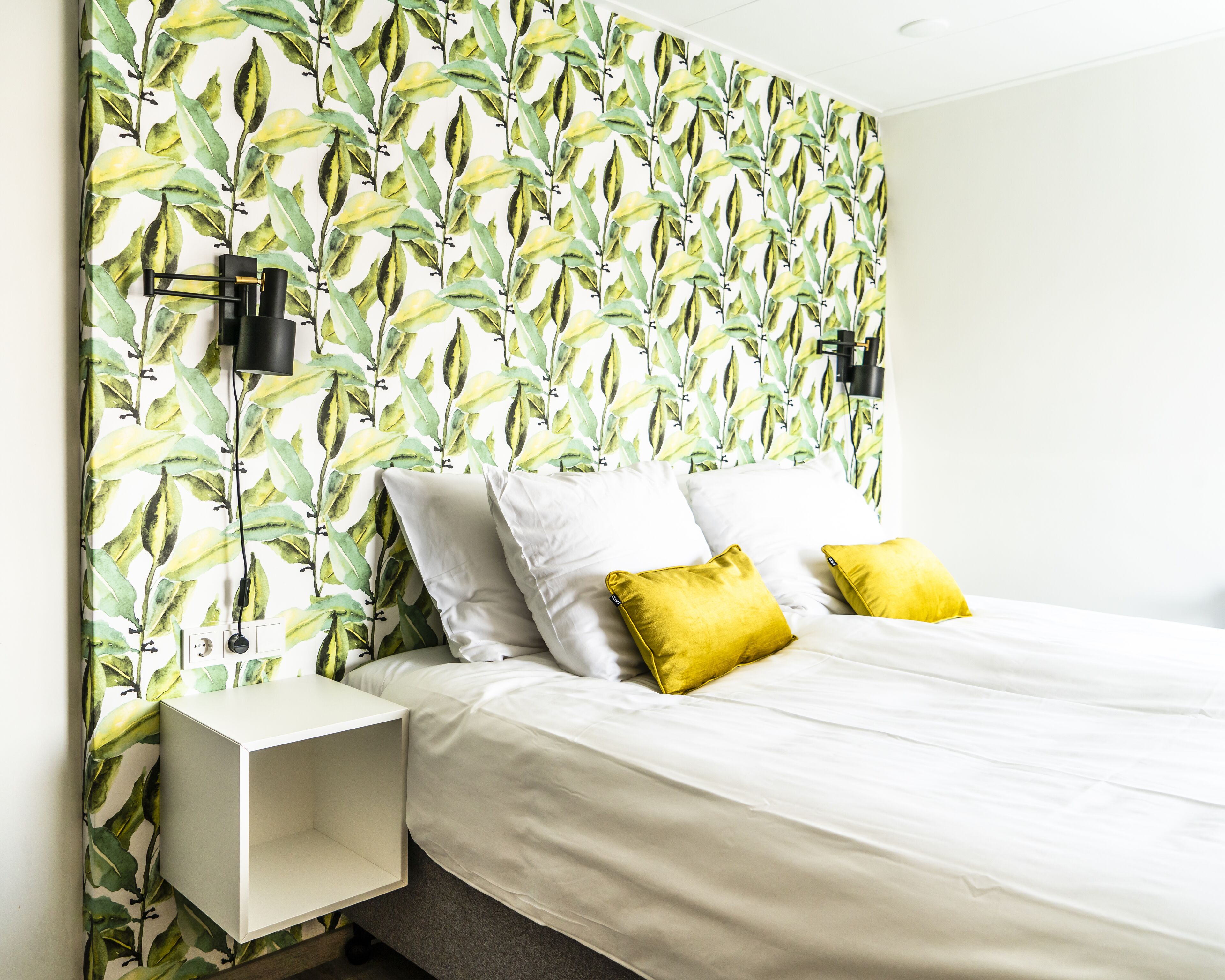 deluxe room | 1 bedroom, in-room safe, individually decorated, desk