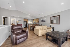 Smart TV, fireplace, DVD player