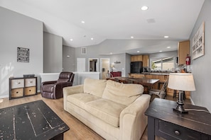 Smart TV, fireplace, DVD player