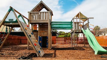 Außen-Kinderspielplatz