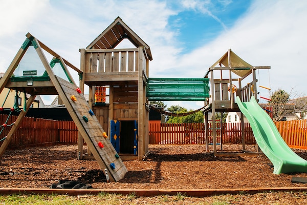Children’s play area – outdoor