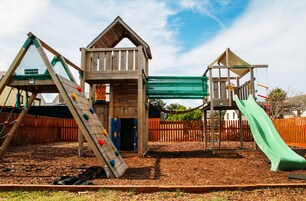 Área de juegos infantiles al aire libre