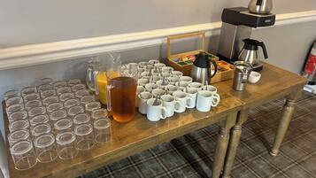 Daily cooked-to-order breakfast (GBP 12.50 per person)