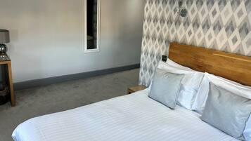 Standard Double Room | Hypo-allergenic bedding, Select Comfort beds, desk, laptop workspace