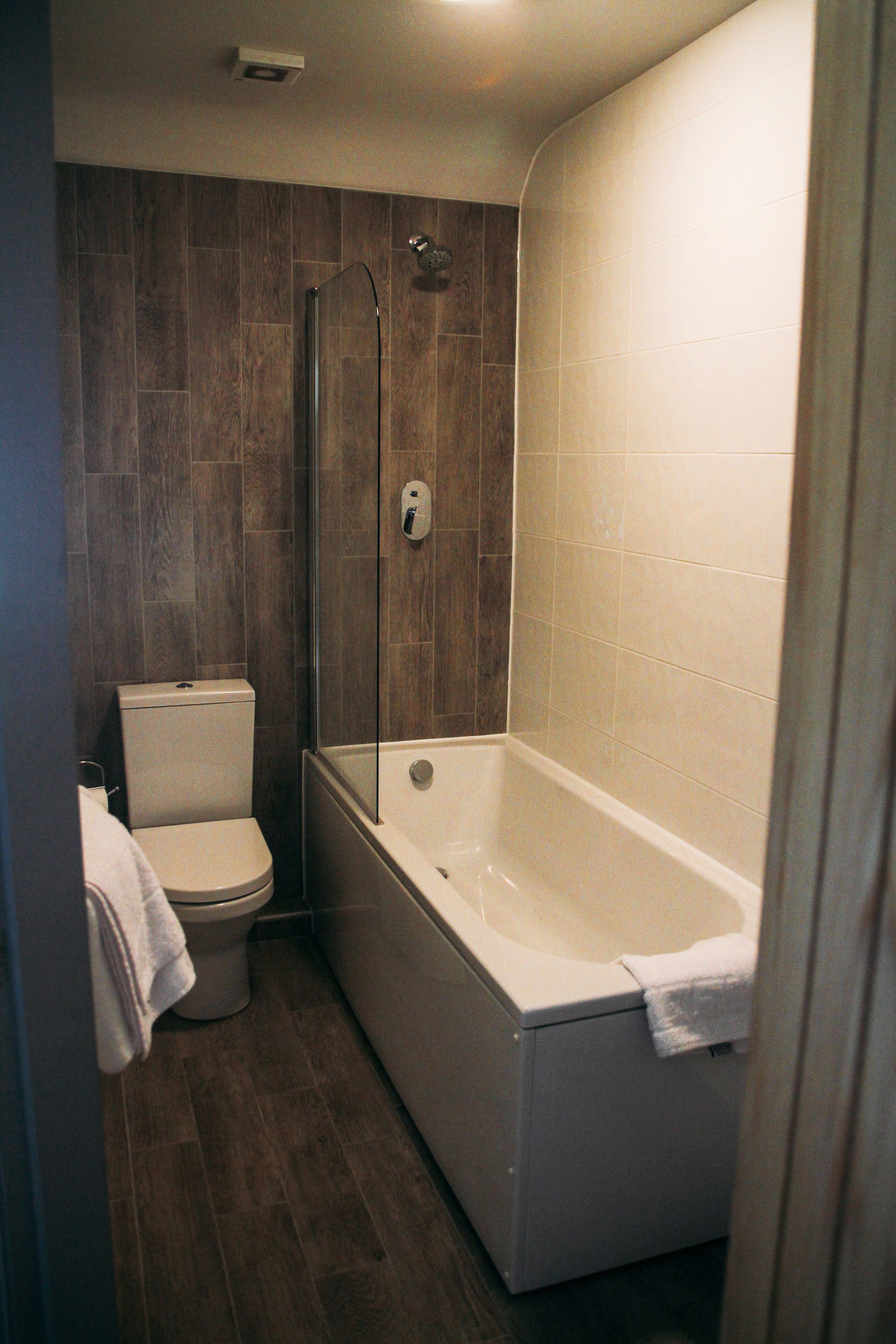 1 bedroom, hypo-allergenic bedding, select comfort beds, desk