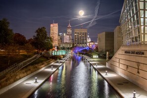 Luokittelematon kuva, 2 kautta 18, painike